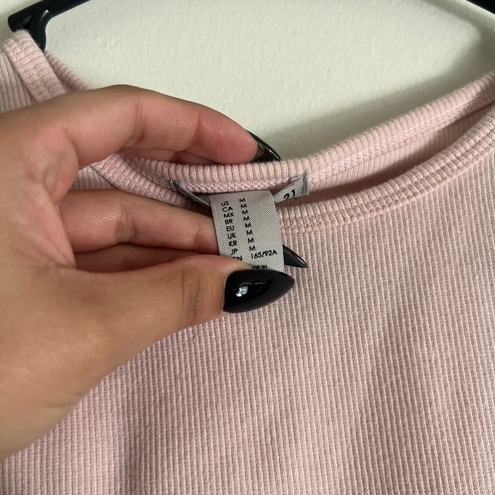 crop top - Picture 2 of 2